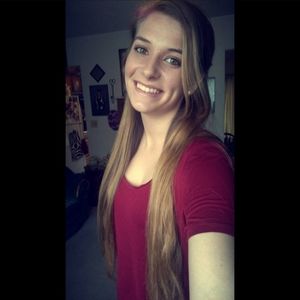 Meet your Posher, Alexis